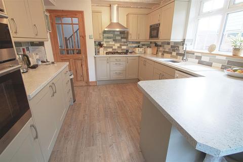 2 Crown Road, Billericay, CM11 2AE