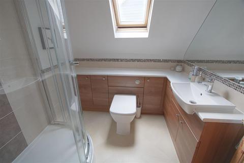 2 Crown Road, Billericay, CM11 2AE