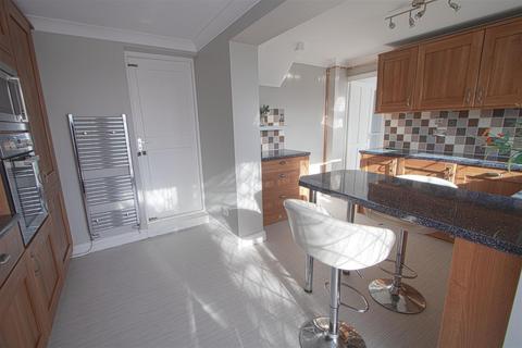 5 Birds Close, Ramsden Heath, Billericay, CM11 1JB