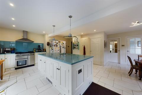 Fairbourne Church Road, Clehonger, Hereford, HR2 9SE