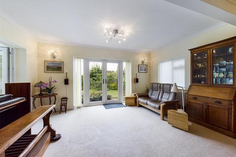 Fairbourne Church Road, Clehonger, Hereford, HR2 9SE