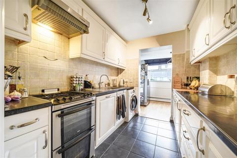 6 bedroom end of terrace house for sale, Nettleden Avenue, Wembley