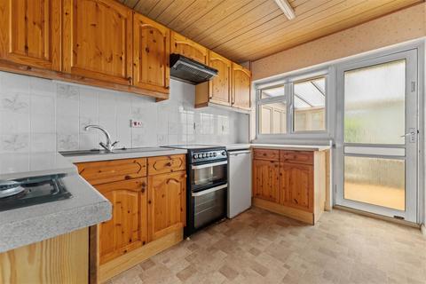 5 Dorrit Crescent, Guildford, GU3 3AL