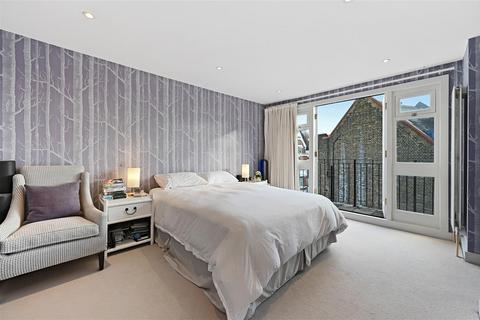 2 bedroom maisonette for sale, Sinclair Gardens, London W14