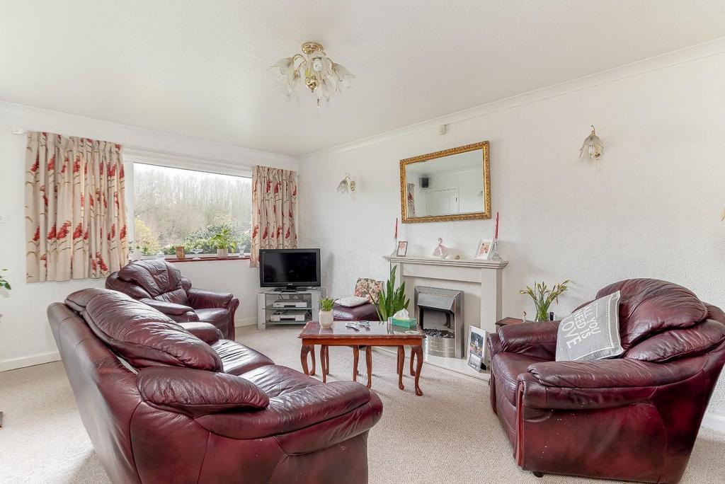 Tennyson Avenue, Harrogate 2 bed semidetached bungalow for sale £215,000