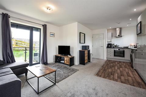 2 bedroom flat for sale, Wagtail house,, Bulfinch road, Picket Piece, Andover