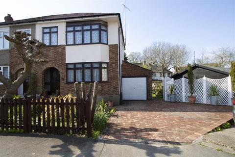 30 Atridge Chase, Billericay, CM12 0HR