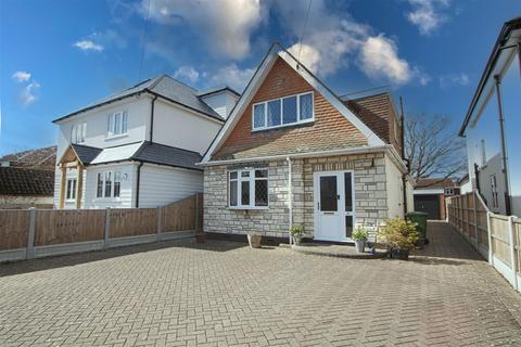 4 bedroom detached house for sale, Norsey View Drive, Billericay CM12