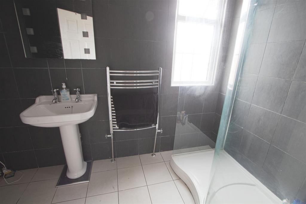 Shower room.jpg