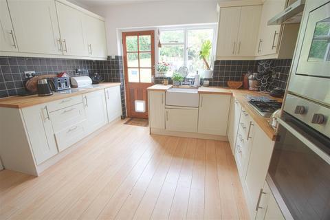 20 Crown Road, Billericay, CM11 2AE
