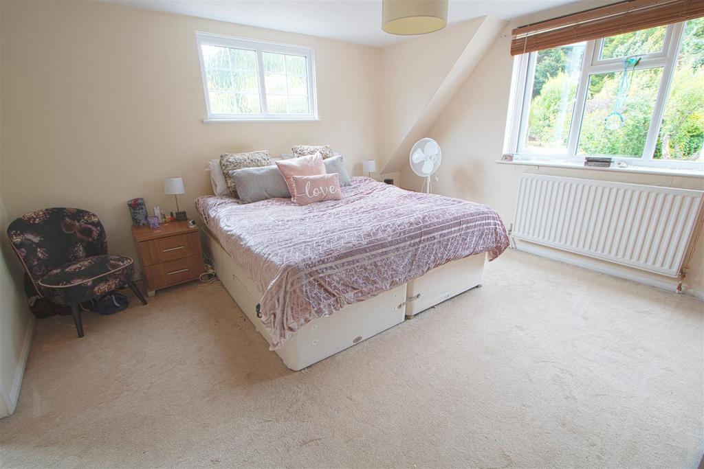 Bed1.jpg