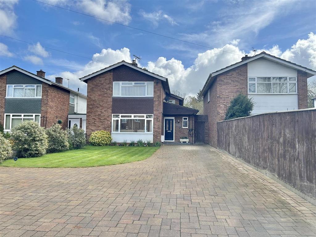 Grange Road, Gloucester GL4 4 bed link detached house for sale £410,000