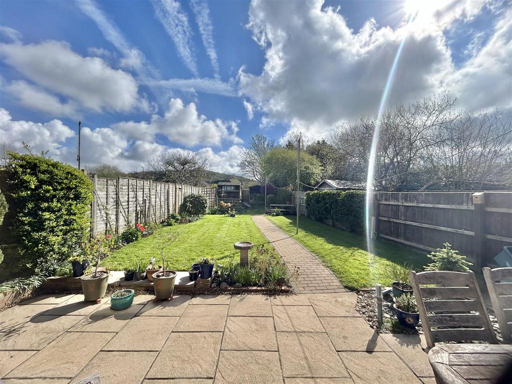 Grange Road, Gloucester GL4 4 bed link detached house for sale £410,000