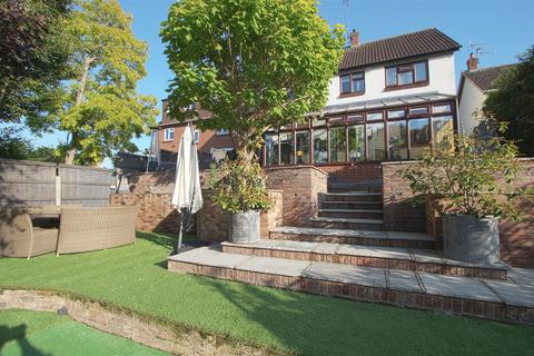 11 Anvil Way, Billericay, CM12 0XY