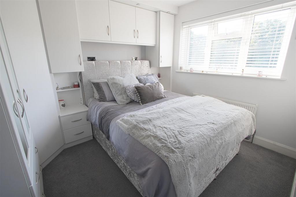Bed2.jpg