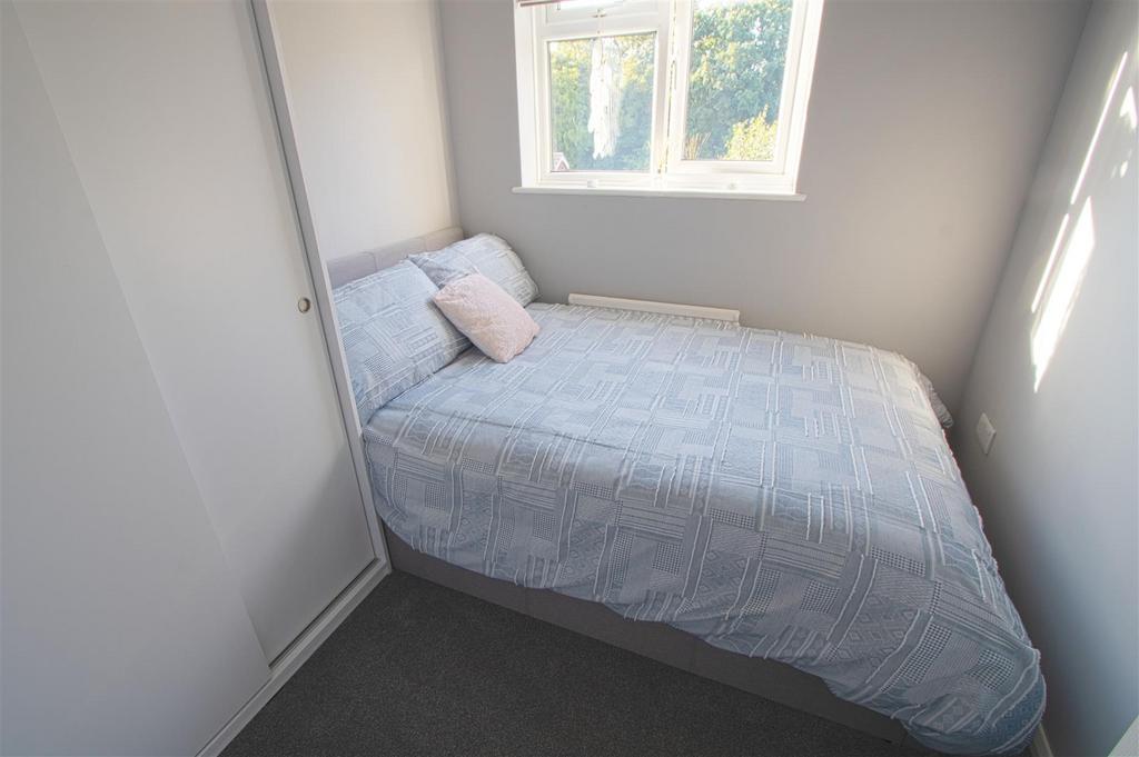 Bed4.jpg
