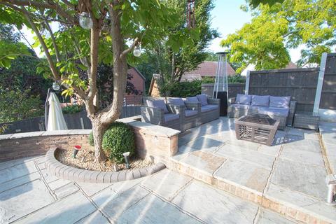 11 Anvil Way, Billericay, CM12 0XY