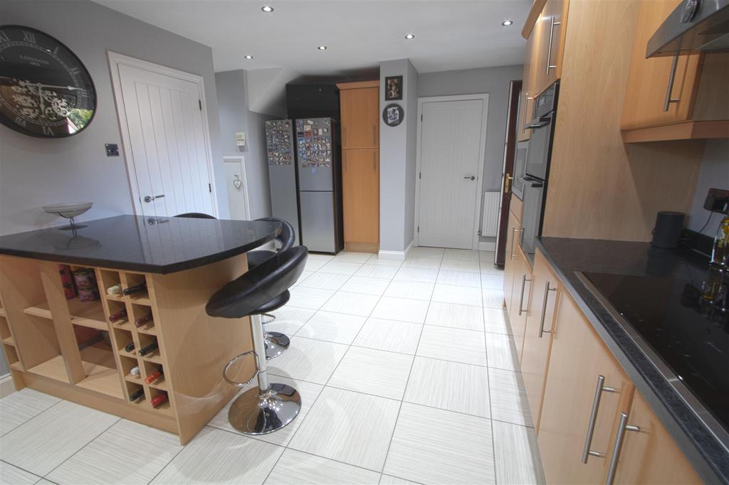 Kitchen1.jpg