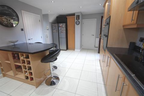11 Anvil Way, Billericay, CM12 0XY
