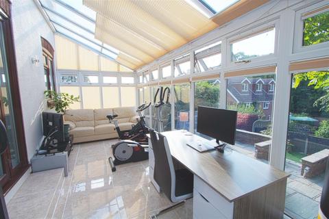 11 Anvil Way, Billericay, CM12 0XY