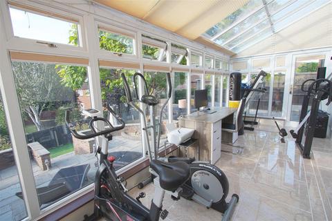 11 Anvil Way, Billericay, CM12 0XY