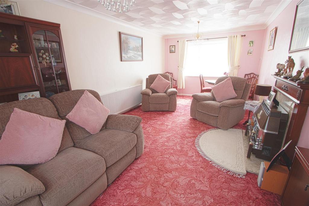 LOUNGE.jpg