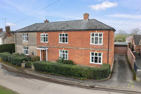 5 bedroom detached house for sale, Gibbs Lane, Evesham WR11