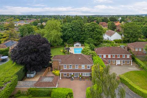 4 bedroom house for sale, Sherwood Drive, Maidenhead