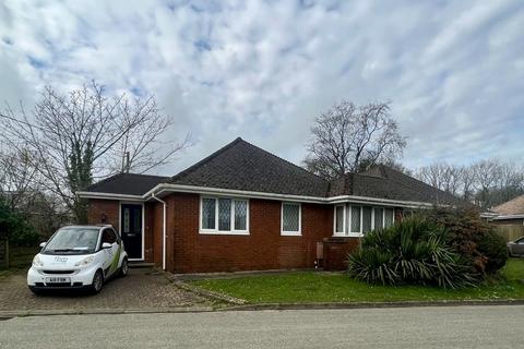 2 bedroom bungalow to rent, New Road, Kilgetty, Pembrokeshire, SA68