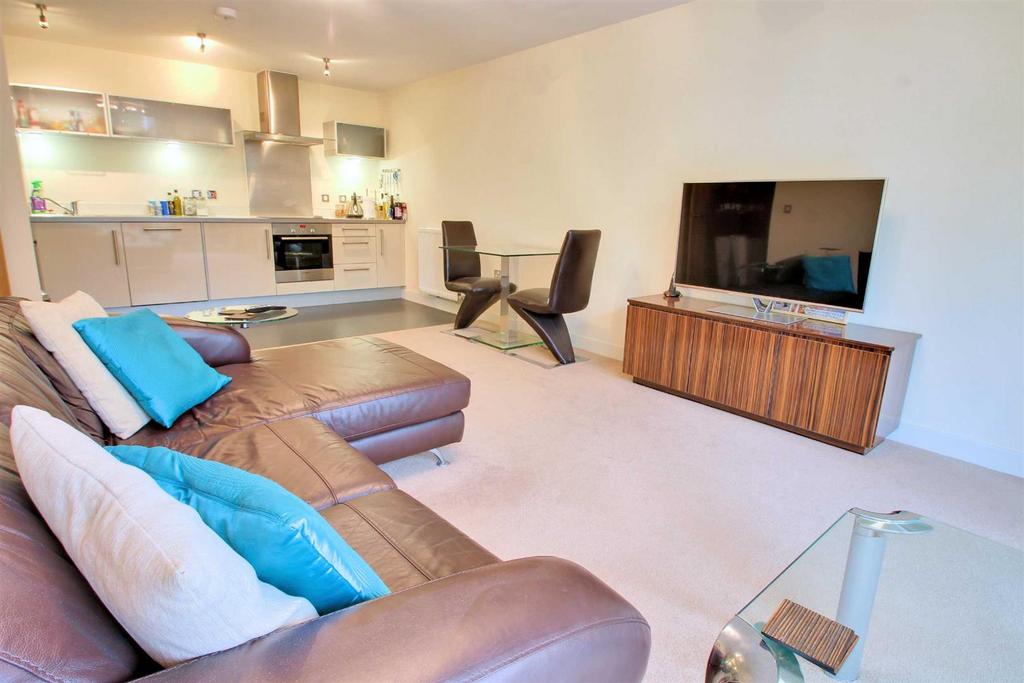 Living/dining area