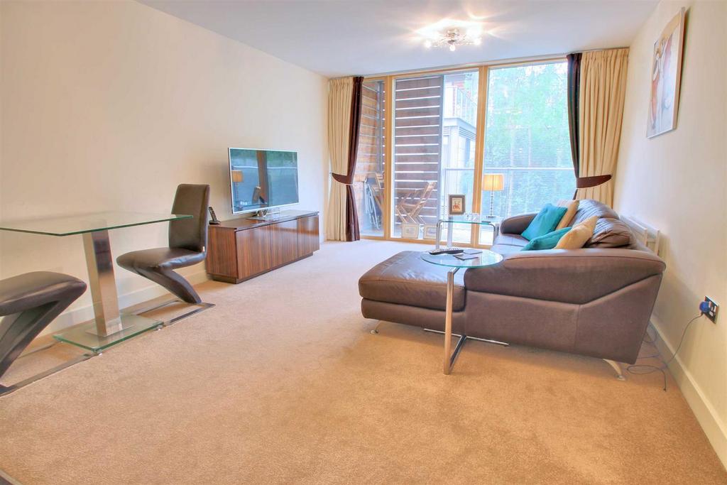 Living/dining area