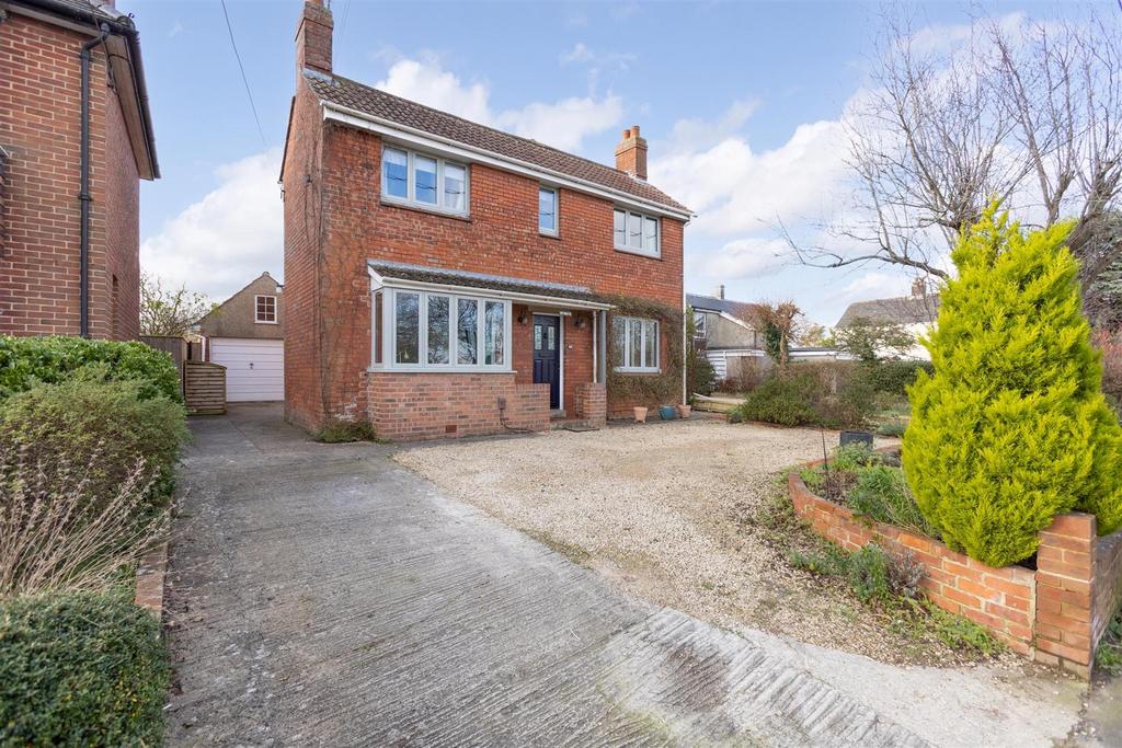 Hill Street, Hilperton 4 bed detached house for sale £550,000