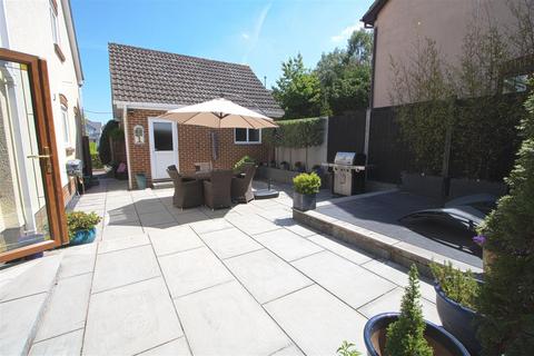 10 Farriers Drive, Billericay, CM12 0XZ