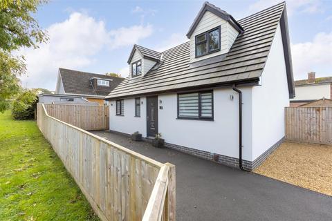 3 bedroom detached house for sale, Albert Road, Trowbridge