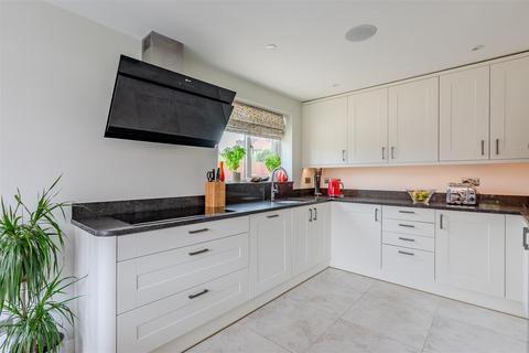 8 Beckside, Elvington, York, YO41 4BE