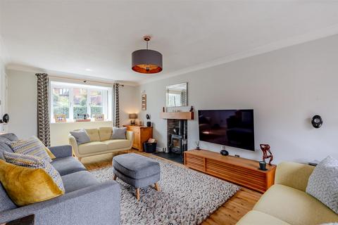8 Beckside, Elvington, York, YO41 4BE
