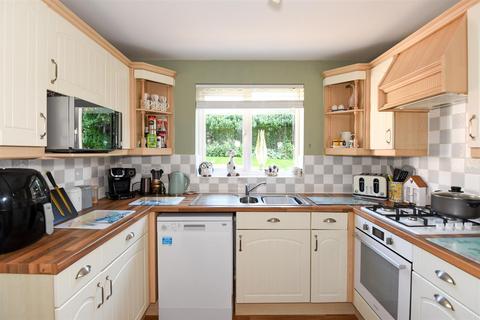 78 Azalea Drive, Trowbridge, BA14 9GG