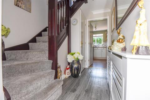 78 Azalea Drive, Trowbridge, BA14 9GG