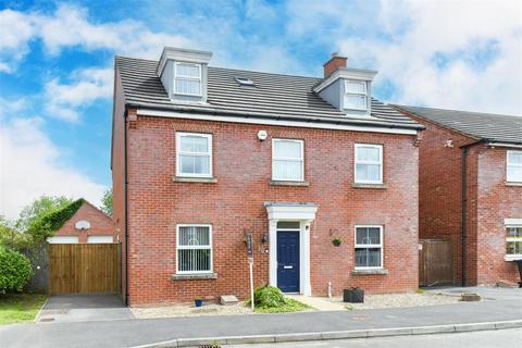 5 bedroom detached house for sale, Hulbert Close, Hilperton