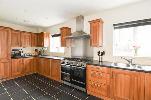 30 Hulbert Close, Hilperton, Trowbridge, BA14 7FL