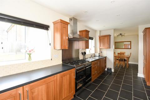 30 Hulbert Close, Hilperton, Trowbridge, BA14 7FL