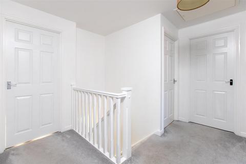 16 Castle Hedingham, Trowbridge, BA14 6GS