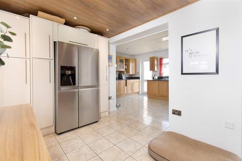 17b Bratton Road, West Ashton, Trowbridge, BA14 6AZ