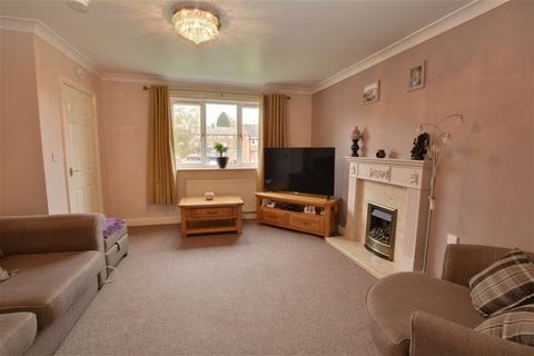 3 bedroom semi-detached house to rent, Old Mill Close, Hemsworth, WF9