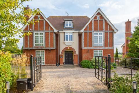 5 bedroom detached house for sale - Station Road, Felsted, Dunmow