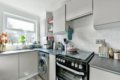 1 bedroom apartment to rent, Fountain Gardens, Windsor, Berkshire, SL4