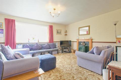 2 bedroom flat for sale, Eastgate Court, Cliff Road, Hornsea