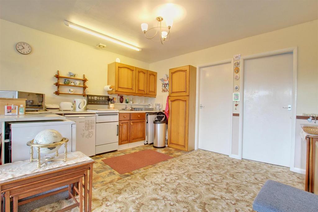 Dining kitchen