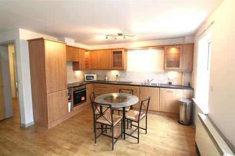 2 bedroom flat for sale, Meadow Vale, Northumberland Park
