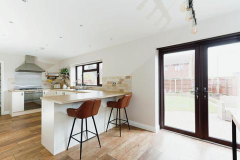 6 Longleat, Tamworth, B79 7US